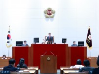  width: 100%; height : 150px