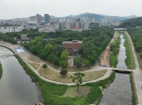  width: 100%; height : 150px
